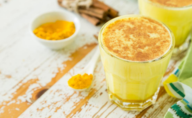 Turmeric milk home remedies for back pain
